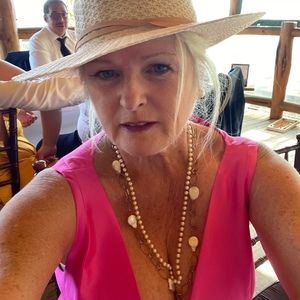 Meet your Posher, Lori